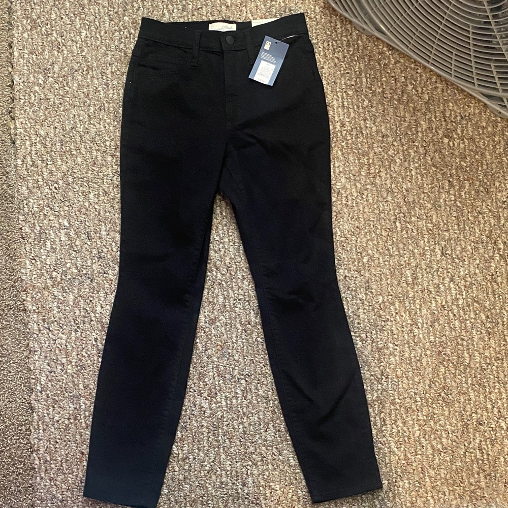 Universal Thread No-Fade Black High-Rise Skinny Jeans 4Short